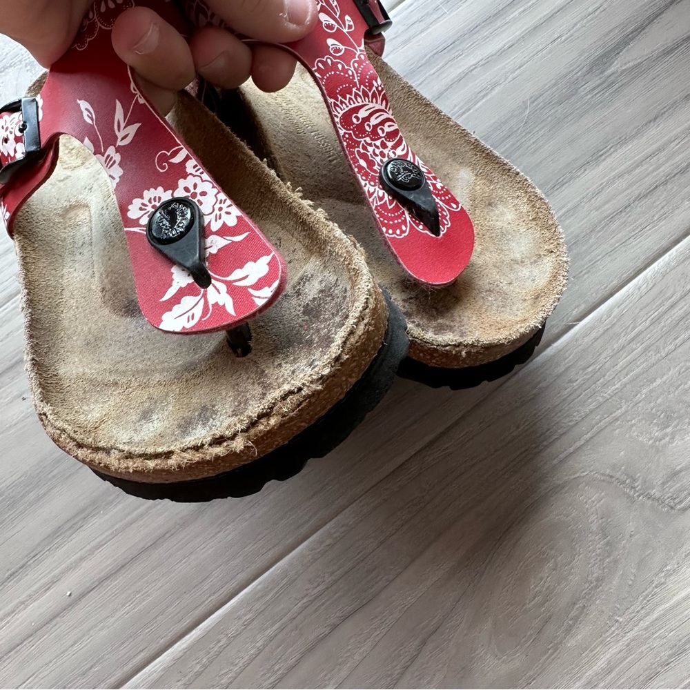 Birks Papillio T-Strap Floral Sandals - Picture 5 of 6